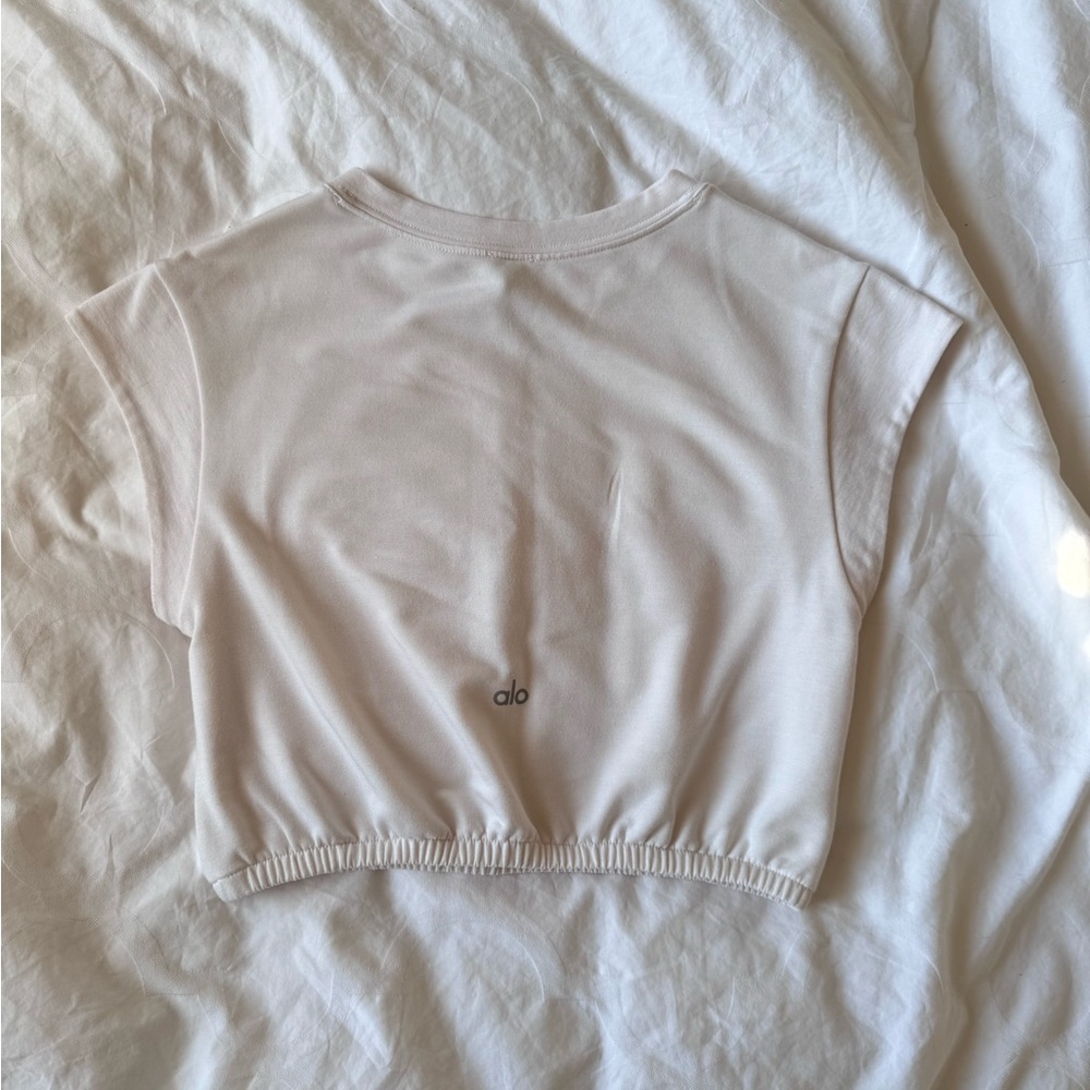 Alo Yoga Cropped Cap Sleeve Top - Picture 2 of 3